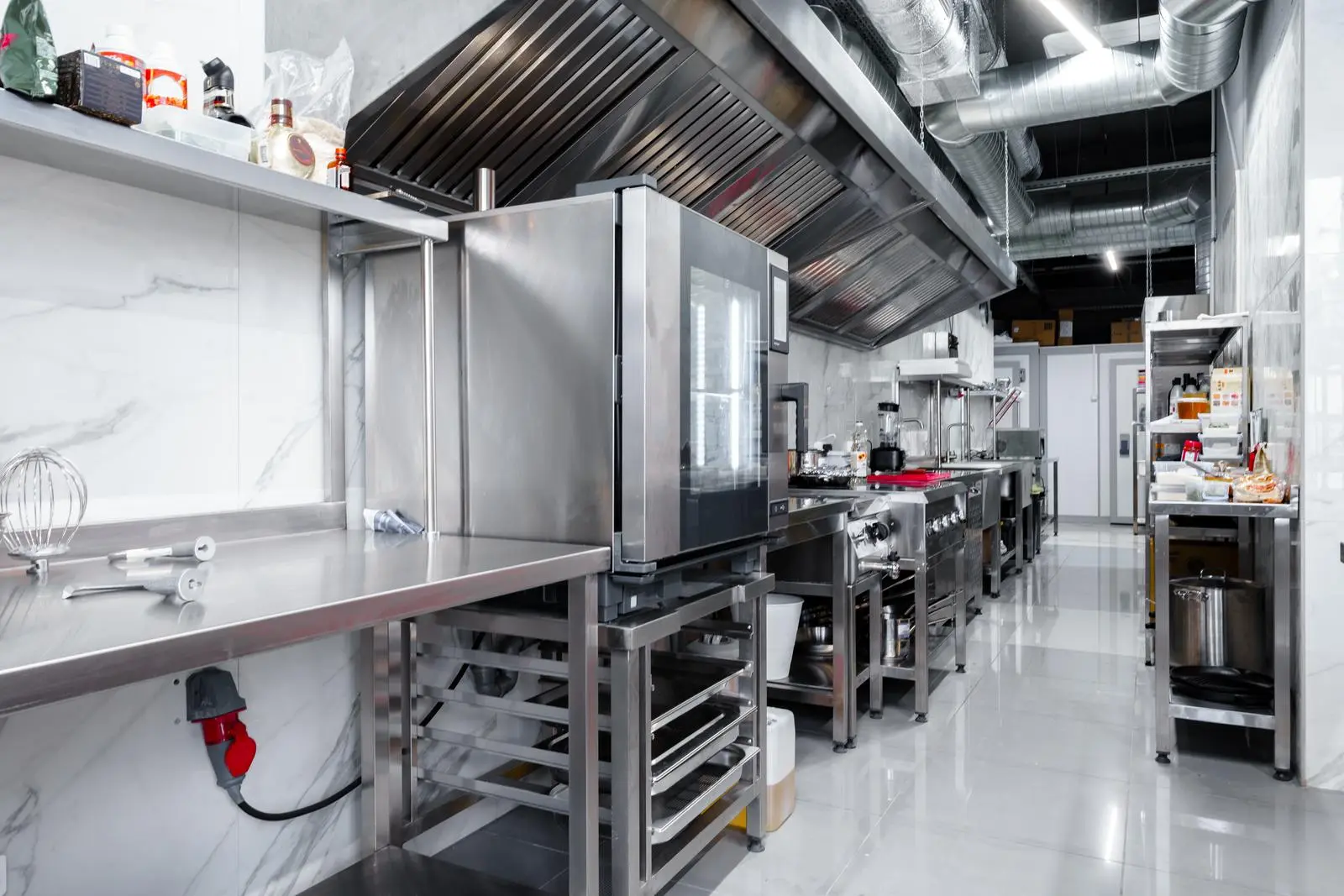 Kitchen & Restaurant Supplies: China's Role as a Global Hub for Quality Kitchenware and Customization Options Modern commercial kitchen, exemplifying the vast selection of kitchen and restaurant supplies available from China.